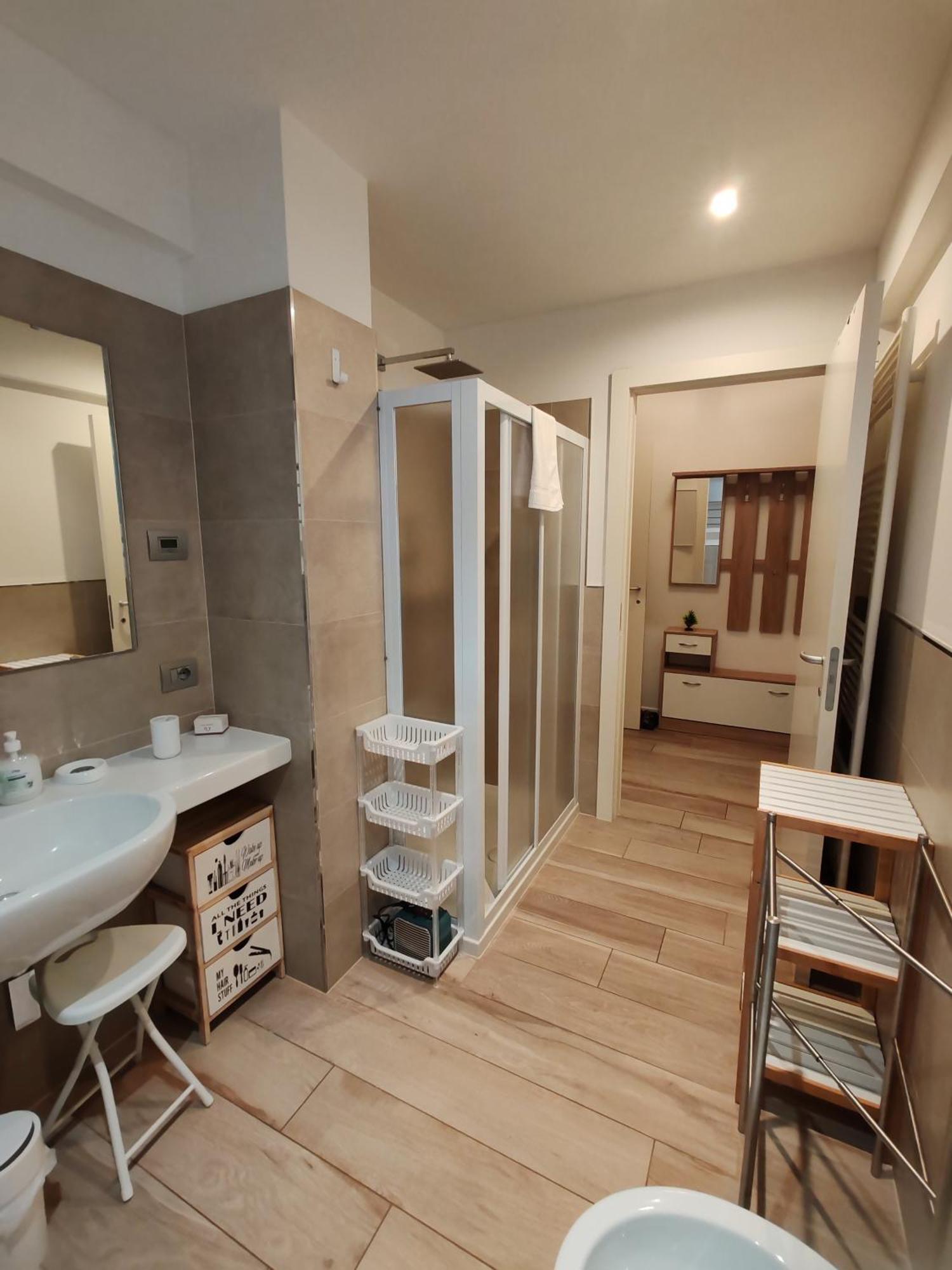 Butterfly Apt In Suna With Garage Verbania Buitenkant foto
